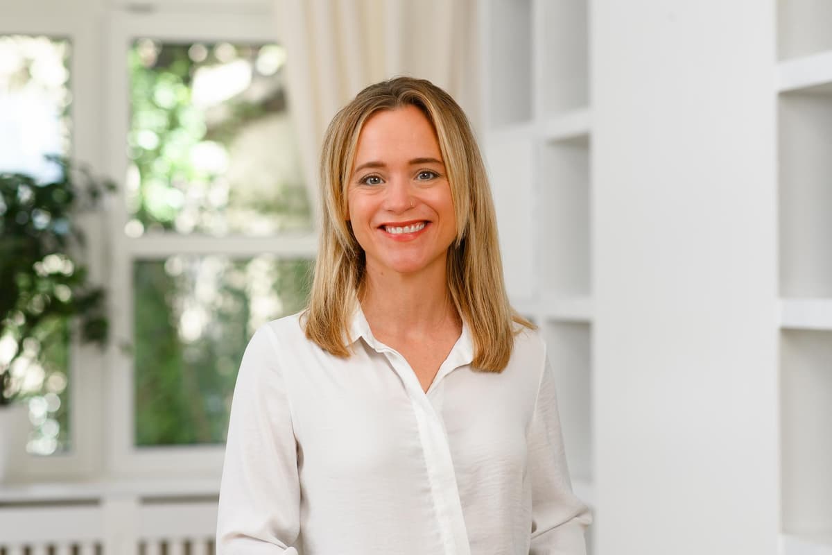 Portrait von Psychotherapeuting Anne Julia Röhl